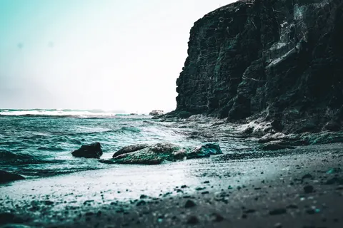 Black Sand Beach 4K Wallpaper · travel · 3840×2561