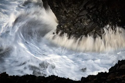 Black Sand Beach 4K Wallpaper · travel · 3840×2560