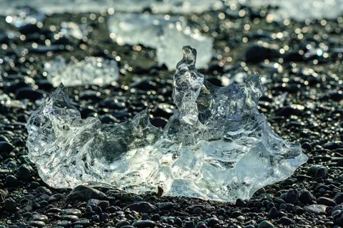 Black Sand Beach 4K Wallpaper · travel · 3840×2562