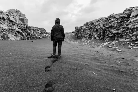 Black Sand Beach 4K Wallpaper · travel · 3840×2560