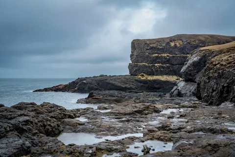 Black Sand Beach 4K Wallpaper · travel · 3840×2560