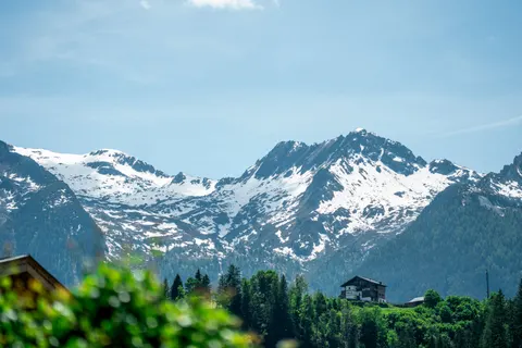 Alpine Village 4K Wallpaper · travel · 3840×2560