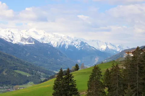 Alpine Village 4K Wallpaper · travel · 3840×2560