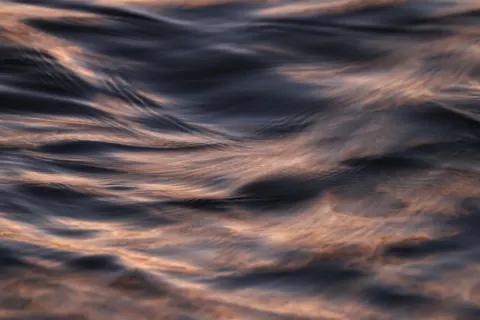 Liquid Gold 4K Wallpaper · abstract · 3840×2561