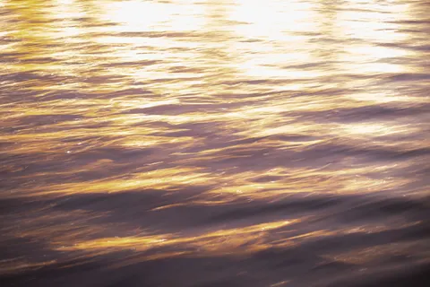 Liquid Gold 4K Wallpaper · abstract · 3840×2560
