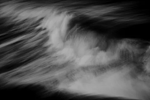 Wave Lines 4K Wallpaper · abstract · 3840×2560
