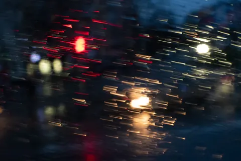 Straat in de Regen 4K-achtergrond · city · 3840×2560