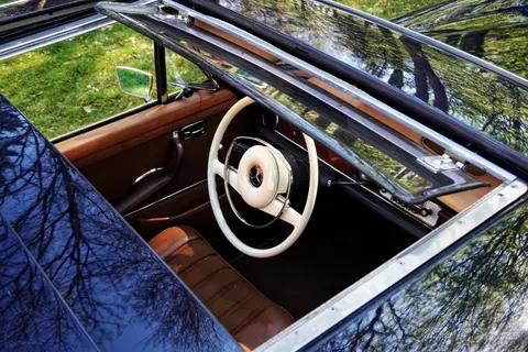 Classic Car 4K Wallpaper · cars · 3840×2560