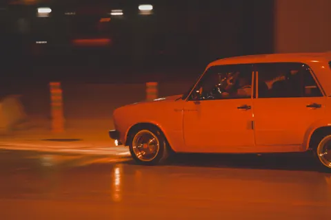 Car at Night 4K Wallpaper · cars · 3840×2560