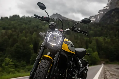 Motorcycle 4K Wallpaper · cars · 3840×2560