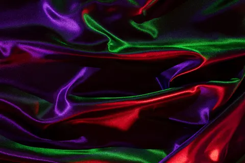 होलोग्राफिक 4K वॉलपेपर · abstract · 3840×2560