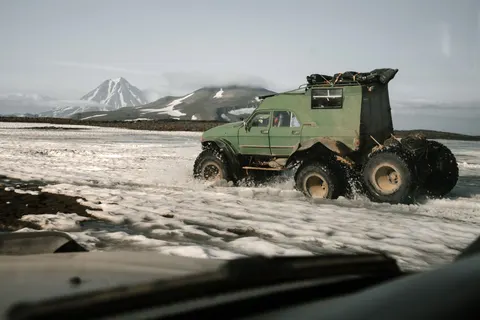 Off-Road 4K Wallpaper · cars · 3840×2561