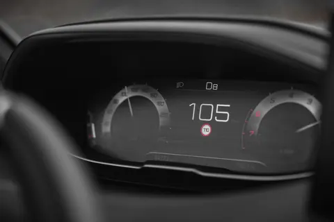 والپیپر داخل خودرو با کیفیت 4K · cars · 3840×2560