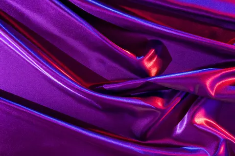 होलोग्राफिक 4K वॉलपेपर · abstract · 3840×2560