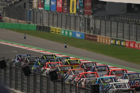 Race Car 4K Wallpaper · cars · 3840×2560