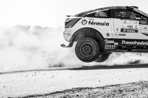 Race Car 4K Wallpaper · cars · 3840×2560