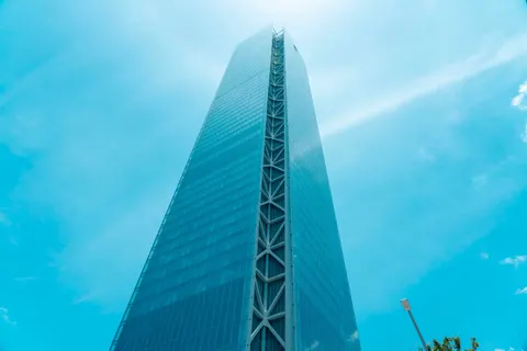 Sfondo Torre di Vetro 4K · architecture · 3840×2561