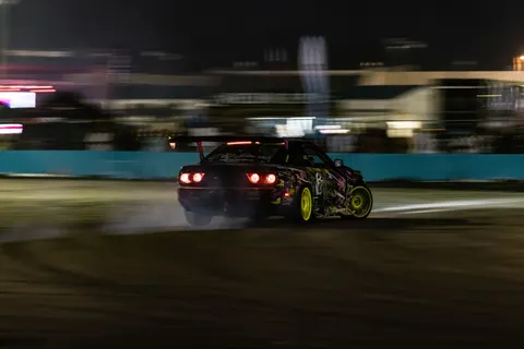 Race Car 4K Wallpaper · cars · 3840×2560