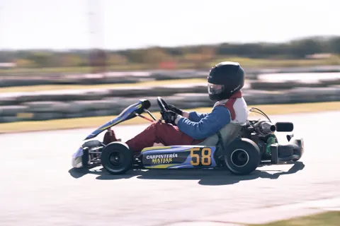 Race Car 4K Wallpaper · cars · 3840×2560