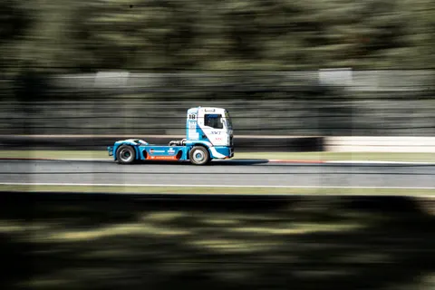 Race Car 4K Wallpaper · cars · 3840×2560