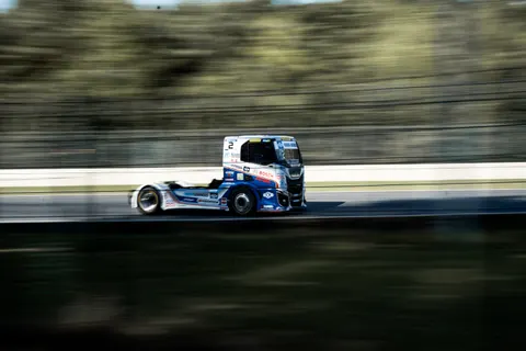 Race Car 4K Wallpaper · cars · 3840×2560
