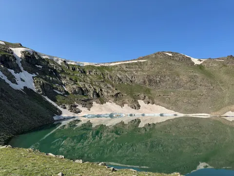 Mountain Lake 4K Wallpaper · mountains · 3840×2880
