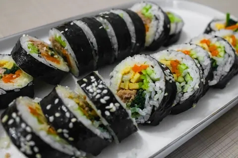 Sushi 4K Wallpaper · food · 3840×2560