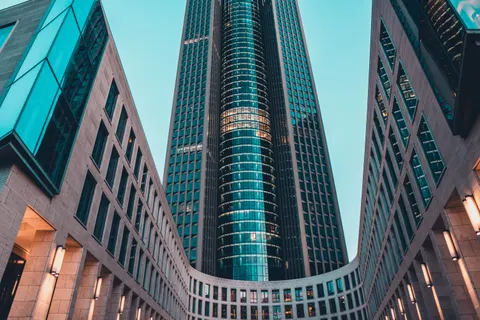 玻璃大厦 4K壁纸 · architecture · 3840×2560