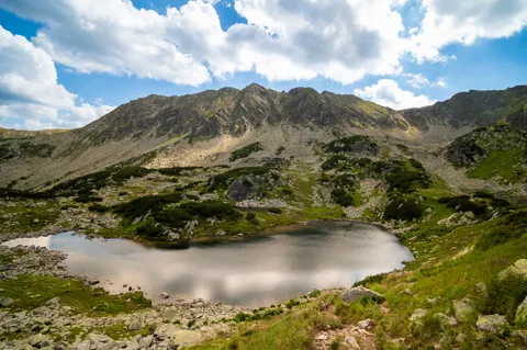 Mountain Lake 4K Wallpaper · mountains · 3840×2555