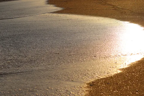 Sand Ripples 4K Wallpaper · minimal · 3840×2560