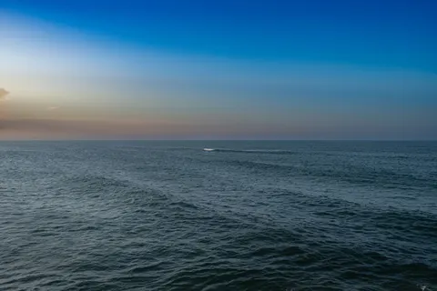 Still Water 4K Wallpaper · minimal · 3840×2560