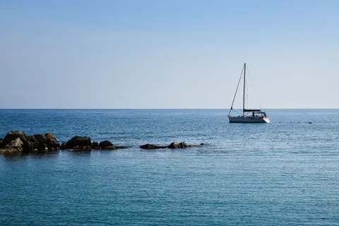 Still Water 4K Wallpaper · minimal · 3840×2560