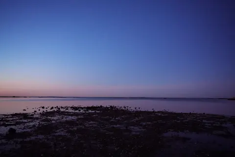 Still Water 4K Wallpaper · minimal · 3840×2560