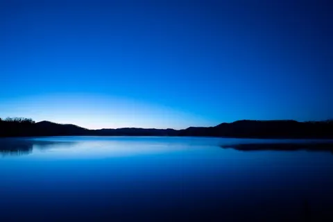Still Water 4K Wallpaper · minimal · 3840×2560