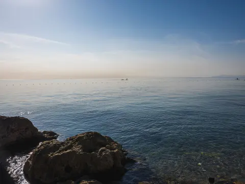 Stilles Wasser 4K Hintergrundbild · minimal · 3840×2880