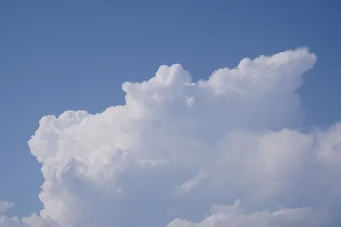 Pastel Clouds 4K Wallpaper · minimal · 3840×2560