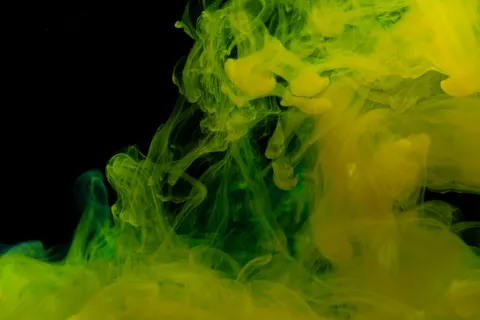 水中墨迹 4K壁纸 · abstract · 3840×2561