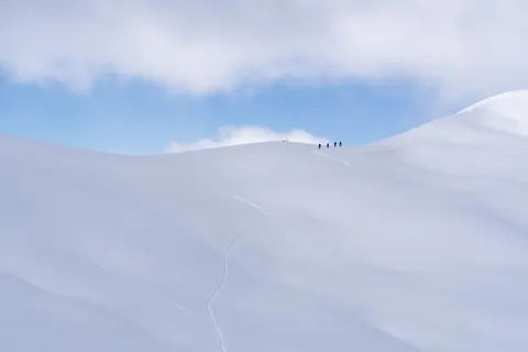 Snow Field 4K Wallpaper · minimal · 3840×2560
