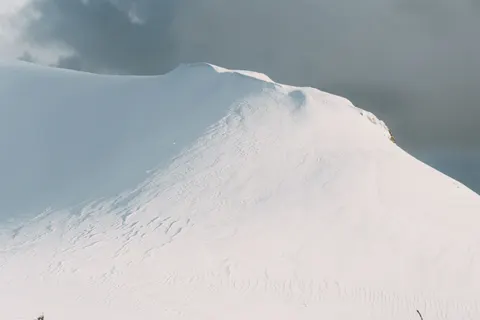 Snow Field 4K Wallpaper · minimal · 3840×2560
