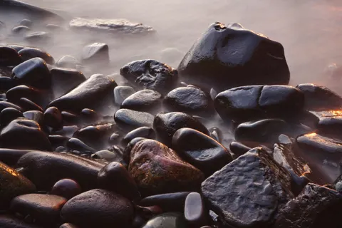 Zen Stones 4K Wallpaper · minimal · 3840×2560