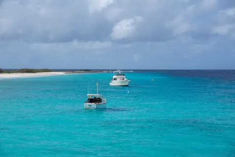 Fond d'écran Plage tropicale 4K · ocean · 3840×2560