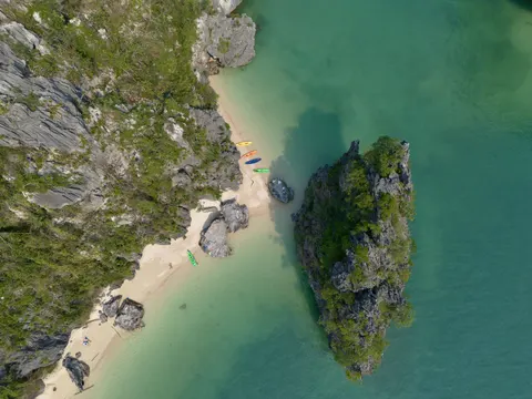 خلفية شاطئ استوائي بدقة 4K · ocean · 3840×2880