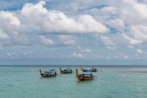خلفية شاطئ استوائي بدقة 4K · ocean · 3840×2560