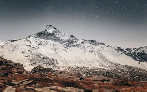 Wallpaper Pegunungan 4K · mountains · 3840×2400