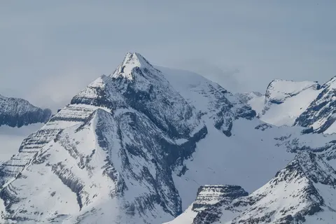 والپیپر کوهستان با کیفیت 4K · mountains · 3840×2560