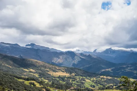The Andes 4K Wallpaper · mountains · 3840×2560