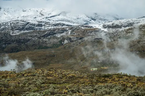The Andes 4K Wallpaper · mountains · 3840×2560