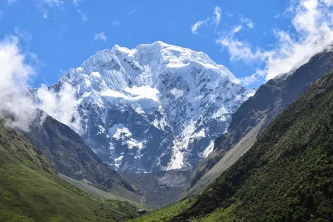 The Andes 4K Wallpaper · mountains · 3840×2560