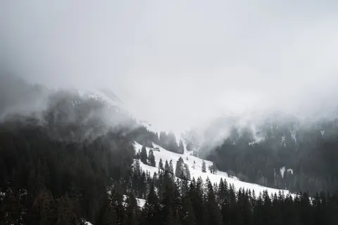 Foggy Valley 4K Wallpaper · mountains · 3840×2560