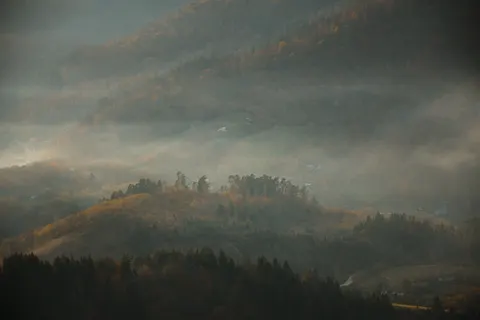 Foggy Valley 4K Wallpaper · mountains · 3840×2560